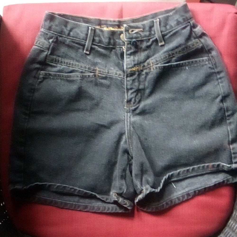 VtG shorts